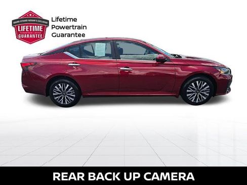 Certified 2023 Nissan Altima 2.5 SV w/ SV Premium Package AWD/4WD image 7