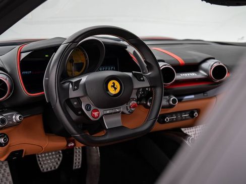 Used 2019 Ferrari 812 Superfast image 23