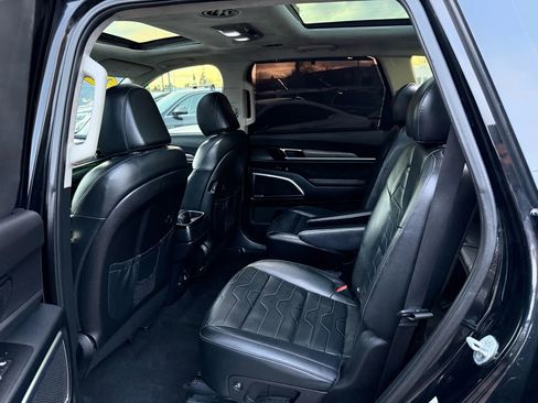 Used 2022 Kia Telluride SX w/ SX Prestige Package image 16