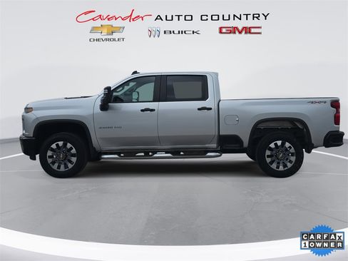 Used 2023 Chevrolet Silverado 2500 Custom w/ Custom Value Package image 8