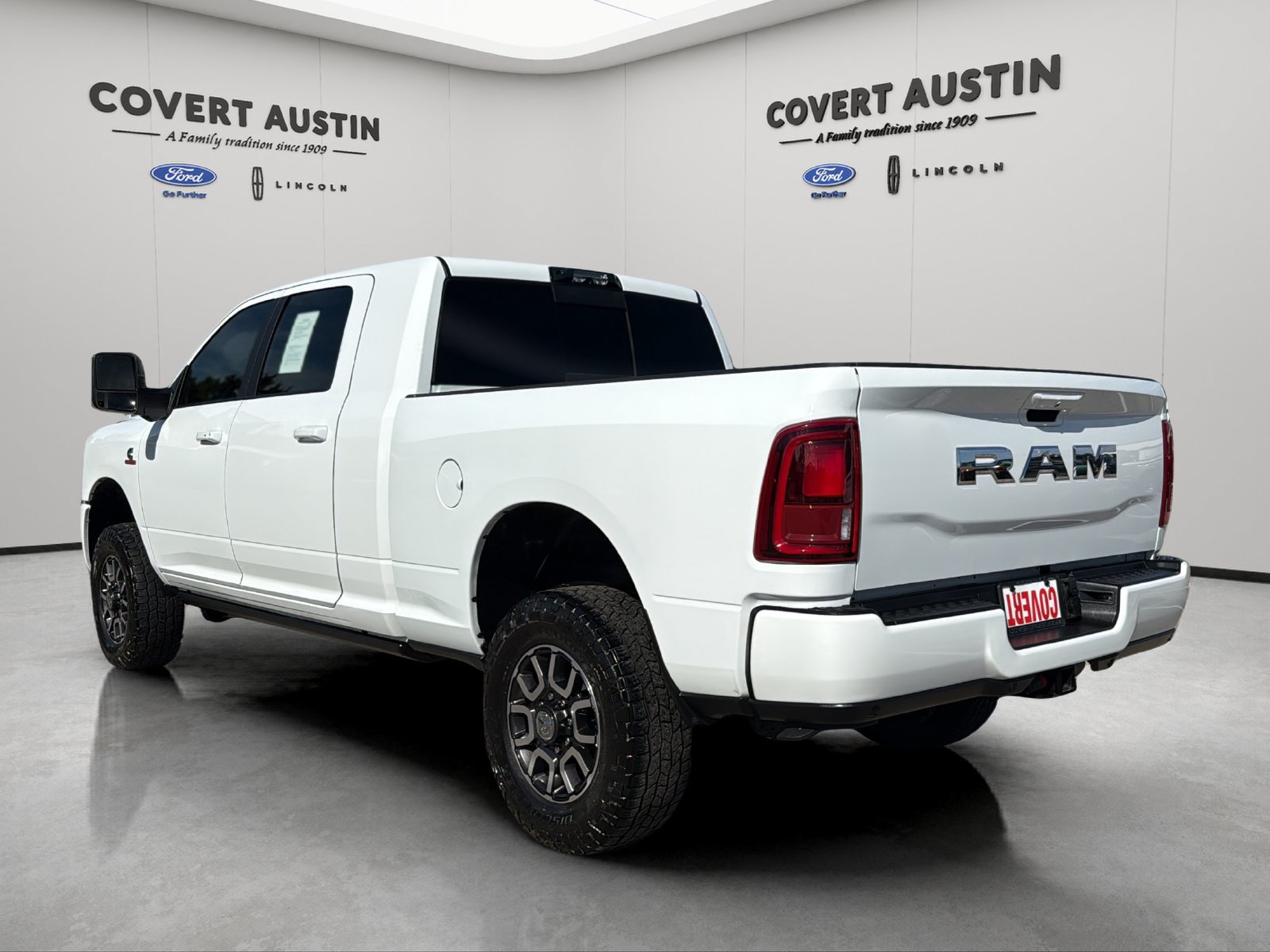 Used 2026 RAM 2500 Laramie AWD/4WD image 3