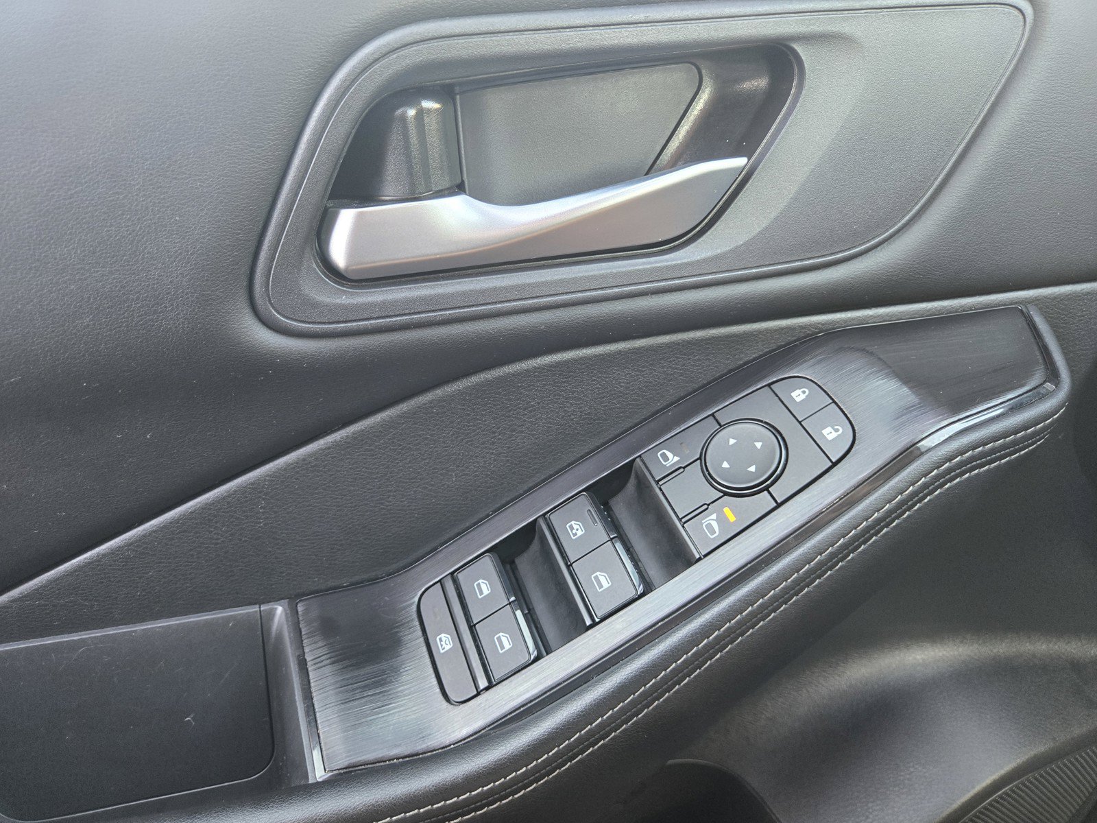 Certified 2025 Nissan Rogue SV AWD/4WD image 20