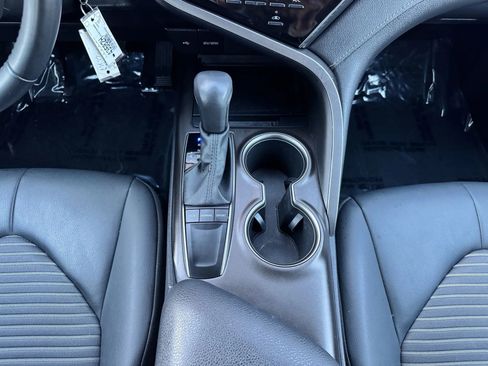 Used 2022 Toyota Camry SE image 26