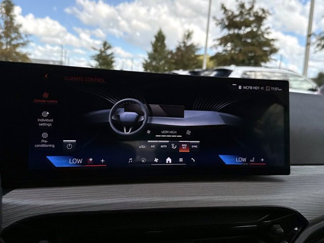 Used 2025 BMW i4 xDrive40i AWD/4WD image 24