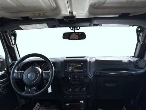 Used 2017 Jeep Wrangler Unlimited Rubicon AWD/4WD image 30
