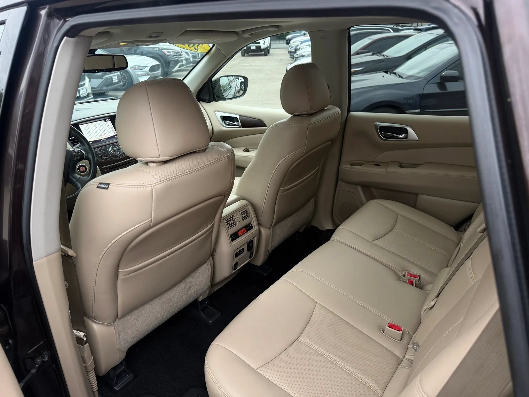 Used 2020 Nissan Pathfinder Platinum AWD/4WD image 15