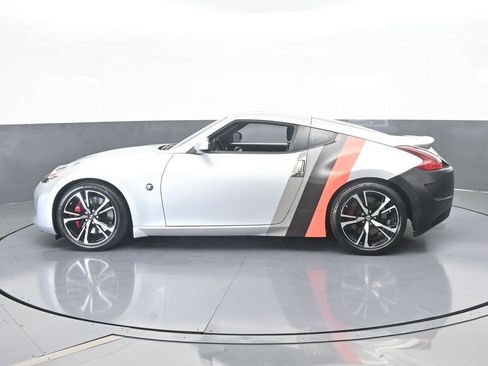 Used 2020 Nissan 370Z w/ Sport Package image 3