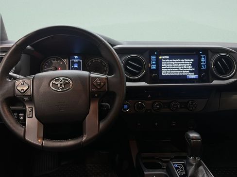 Used 2017 Toyota Tacoma TRD Off-Road AWD/4WD image 24