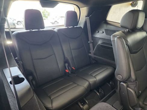 Certified 2024 Cadillac XT6 Sport w/ LPO, Floor Liner Package AWD/4WD image 19