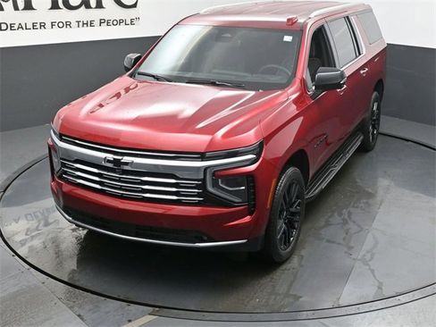 New 2025 Chevrolet Suburban Premier image 23