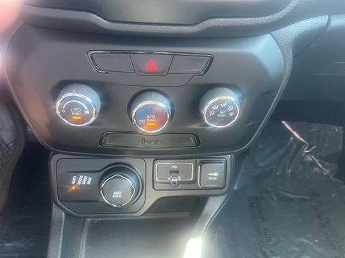 Used 2019 Jeep Renegade Sport w/ Sport Appearance Group AWD/4WD image 24