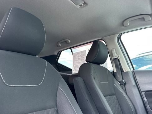 Used 2021 Nissan Kicks S image 17