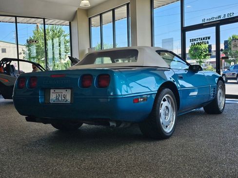 Used 1992 Chevrolet Corvette Convertible RWD image 5