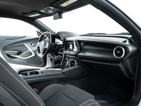 Used 2018 Chevrolet Camaro SS image 25