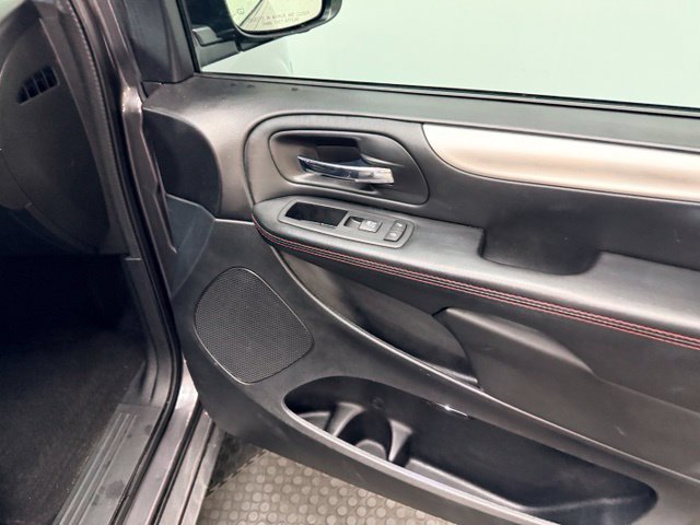 Used 2017 Dodge Grand Caravan GT FWD image 36