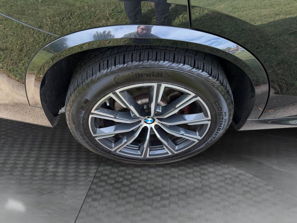 Used 2024 BMW X5 xDrive40i w/ M Sport Package AWD/4WD image 23