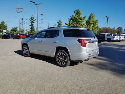 Used 2020 GMC Acadia Denali image 3