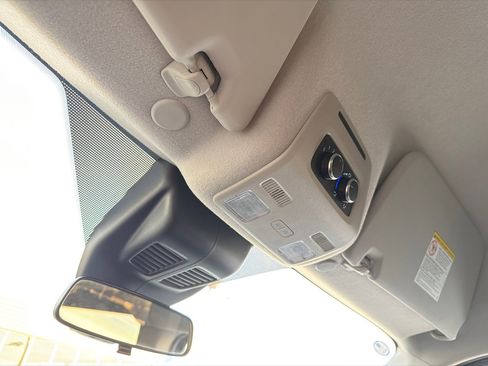 Used 2024 Ford Transit 350 XLT image 33