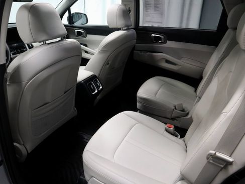 Used 2023 Kia Sorento EX w/ Panoramic Sunroof Package FWD image 22