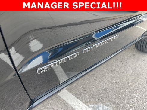 Used 2019 Jeep Grand Cherokee Overland image 11