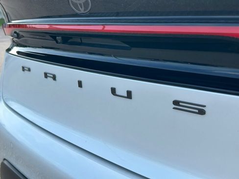 Used 2025 Toyota Prius LE FWD image 47