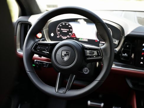 New 2025 Porsche Cayenne Turbo image 32