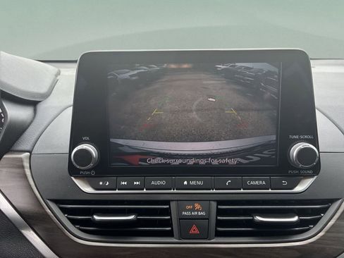 Used 2024 Nissan Altima 2.5 SV FWD image 14