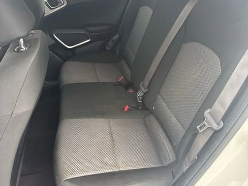 Used 2022 Kia Soul LX image 13