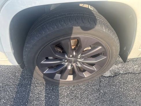 Used 2019 Jeep Cherokee High Altitude image 20