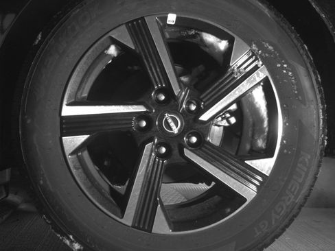 Used 2025 Nissan Sentra SV FWD image 17