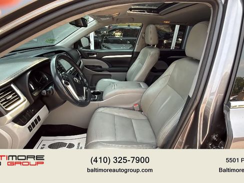 Used 2015 Toyota Highlander XLE AWD/4WD image 9