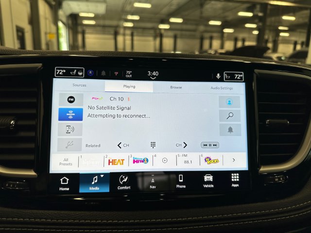 New 2027 Chrysler Pacifica Select w/ Family Tech Group FWD image 30
