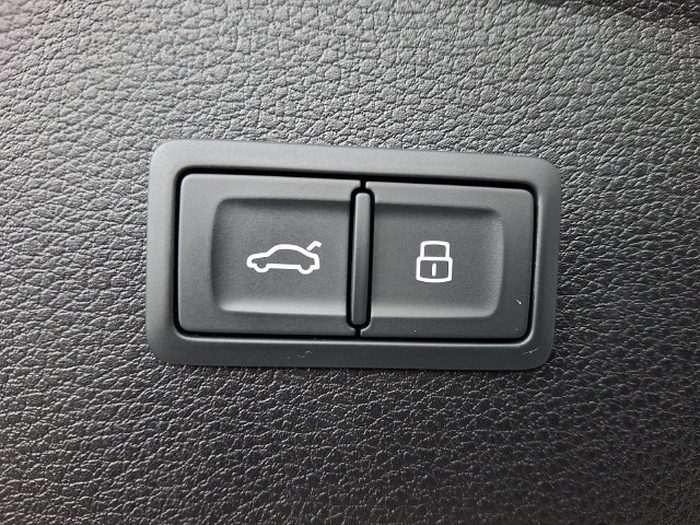 Certified 2023 Audi SQ5 Premium Plus AWD/4WD image 30