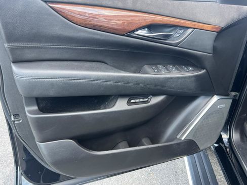 Used 2016 Cadillac Escalade Premium RWD image 11