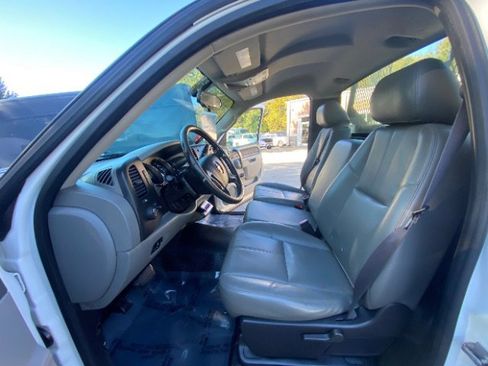 Used 2013 Chevrolet Silverado 3500 W/T image 25