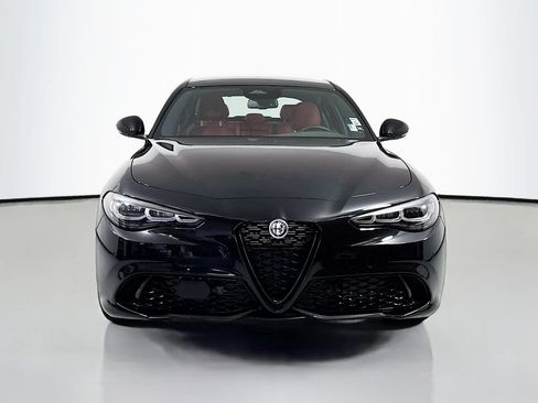 Used 2025 Alfa Romeo Giulia AWD w/ Veloce Package AWD image 2