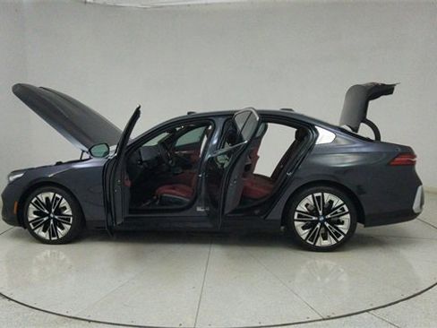Used 2026 BMW 540i xDrive image 76