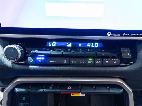 Certified 2022 Toyota Tundra Limited w/ Power Package AWD/4WD image 28