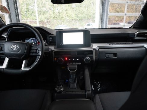 Certified 2025 Toyota Tacoma SR5 image 21