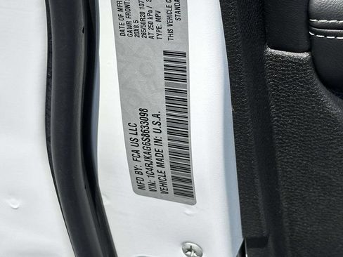 Used 2025 Jeep Grand Cherokee L Altitude AWD/4WD image 17