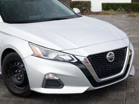 Used 2020 Nissan Maxima 3.5 S w/ Floor Mat Group FWD image 2