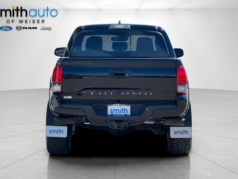Used 2019 Toyota Tacoma TRD Off-Road AWD/4WD image 5