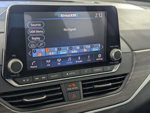 Used 2025 Nissan Altima 2.5 SV FWD image 19