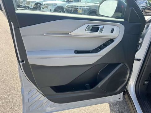 New 2026 Ford Explorer Active w/ Active Comfort Package AWD/4WD image 11