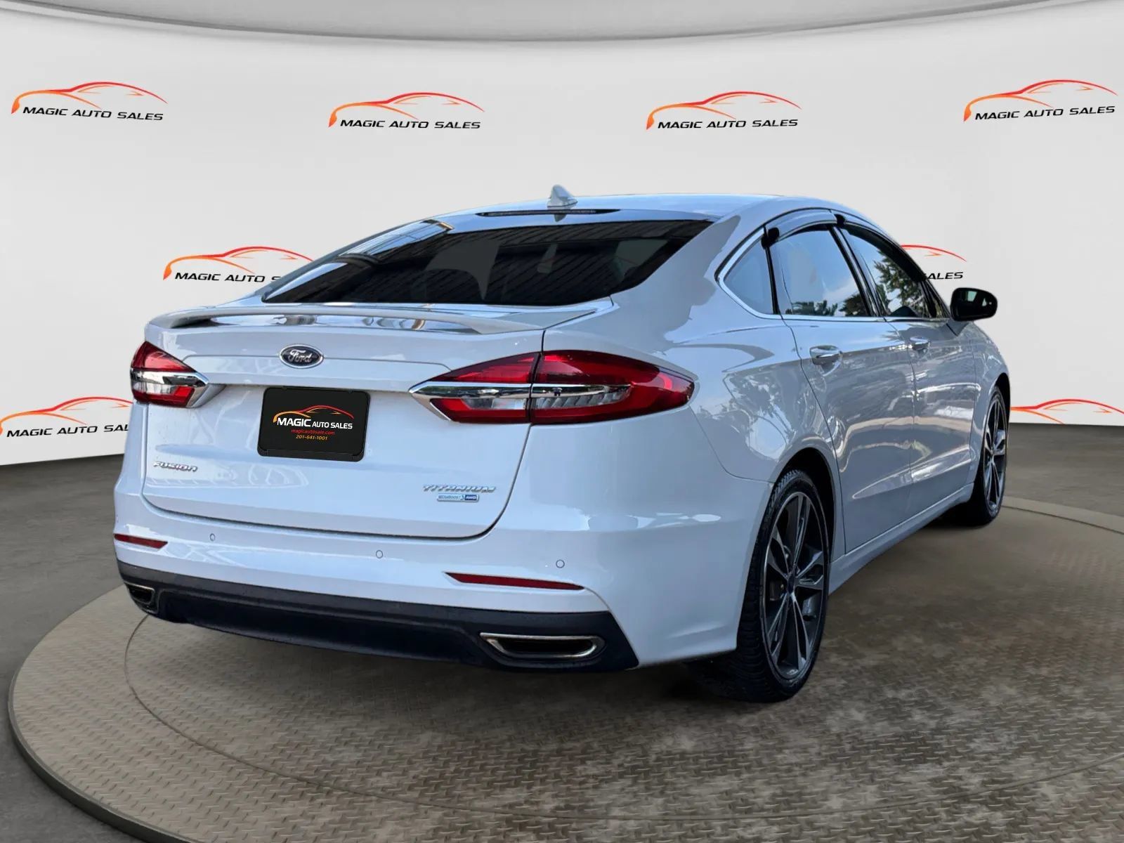 Used 2020 Ford Fusion Titanium AWD/4WD image 10