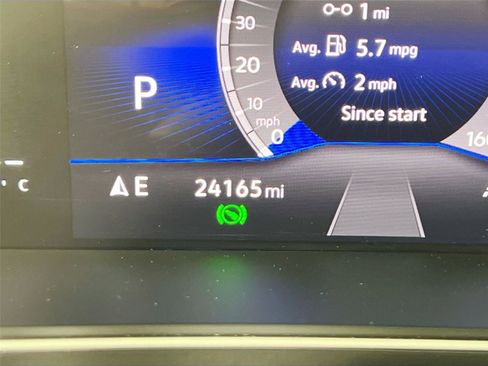 Used 2024 Volkswagen Tiguan SE R-Line image 11