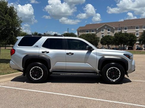 Certified 2025 Toyota 4Runner TRD Off-Road Premium AWD/4WD image 4