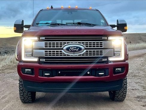 Used 2019 Ford F350 Platinum image 2