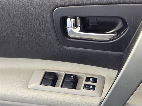 Used 2014 Nissan Rogue S image 23