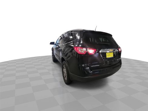 Used 2017 Chevrolet Traverse LT FWD image 7